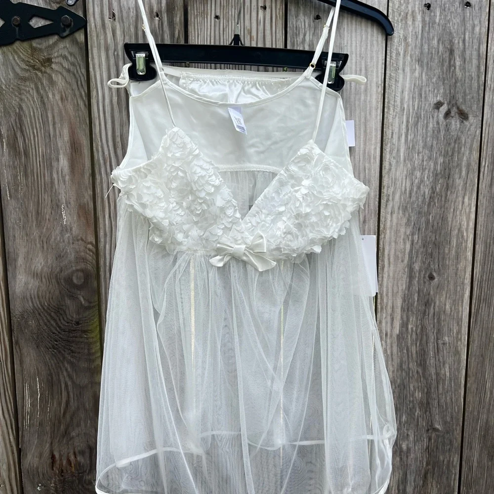 FLORES Ivory Babydoll Nightgown with underwear Women’s Large NWT NEW